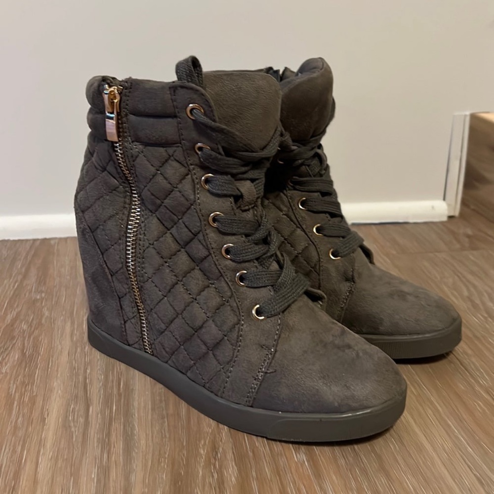 Gray wedge
